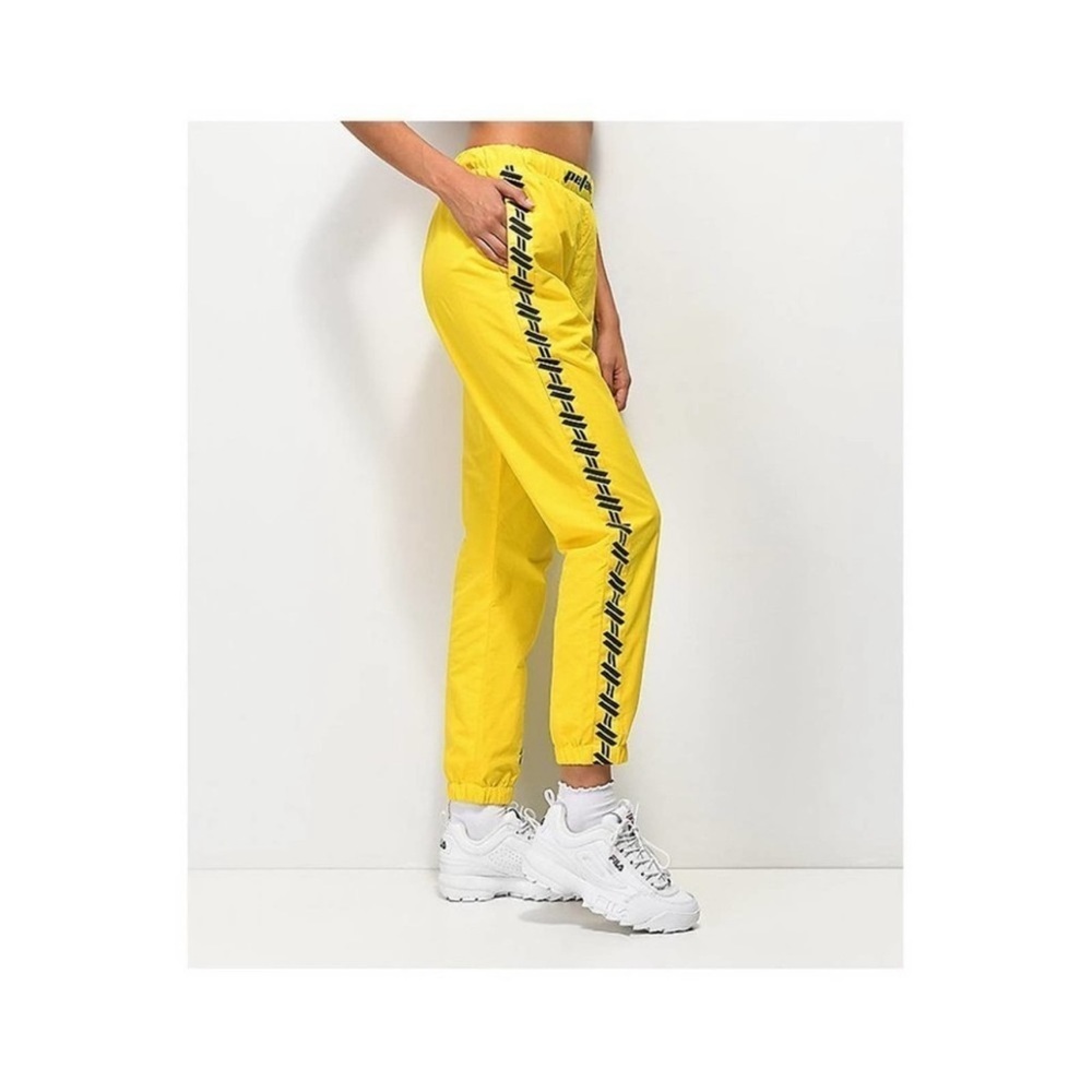 Petals by Petals and Peacocks Windbreaker Nylon Pants Yellow Black Size Medium